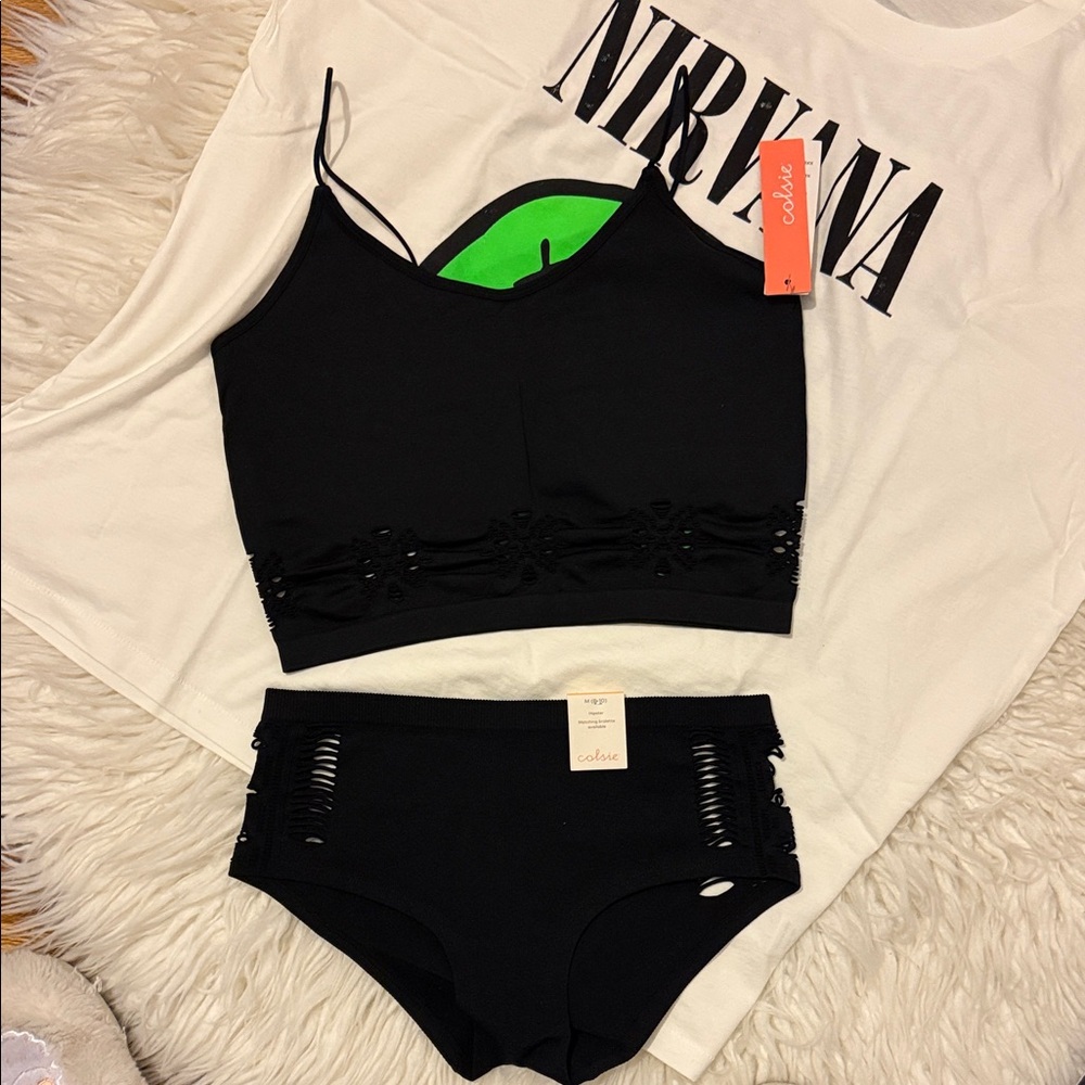 NWT Colsie Hipster and Bralette set Sz M 🖤
